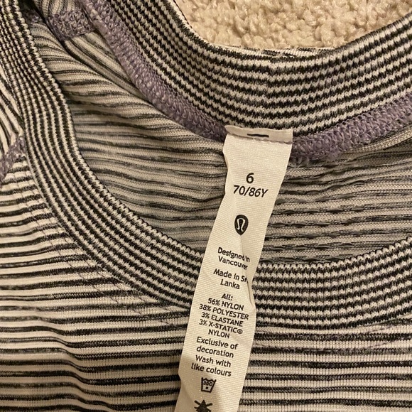 Lululemon long sleeve size 6 - Picture 2 of 3